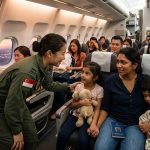 “தேவதூதர்கள் போல சிங்கை விமானப்படை வீரர்கள் வந்தார்கள்”.. கண்ணீர் மல்க நன்றி சொன்ன சிங்கப்பூரர்கள்..!