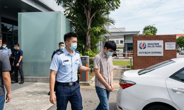 சிங்கை அரசு அதிகாரிகள் போல நடித்து மெகா மோசடி.. ஒரே மாதத்தில் 11 மலேசியர்கள் கைது..!